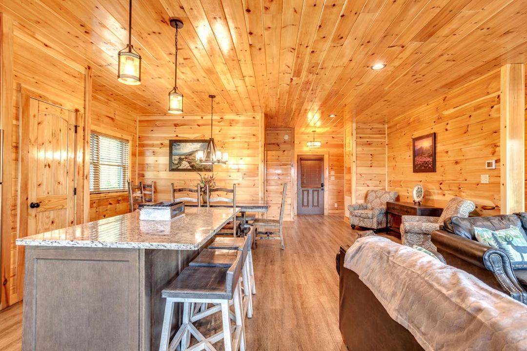 Gatlinburg Cabin With Private Hot Tub By Staycating Bagian luar foto