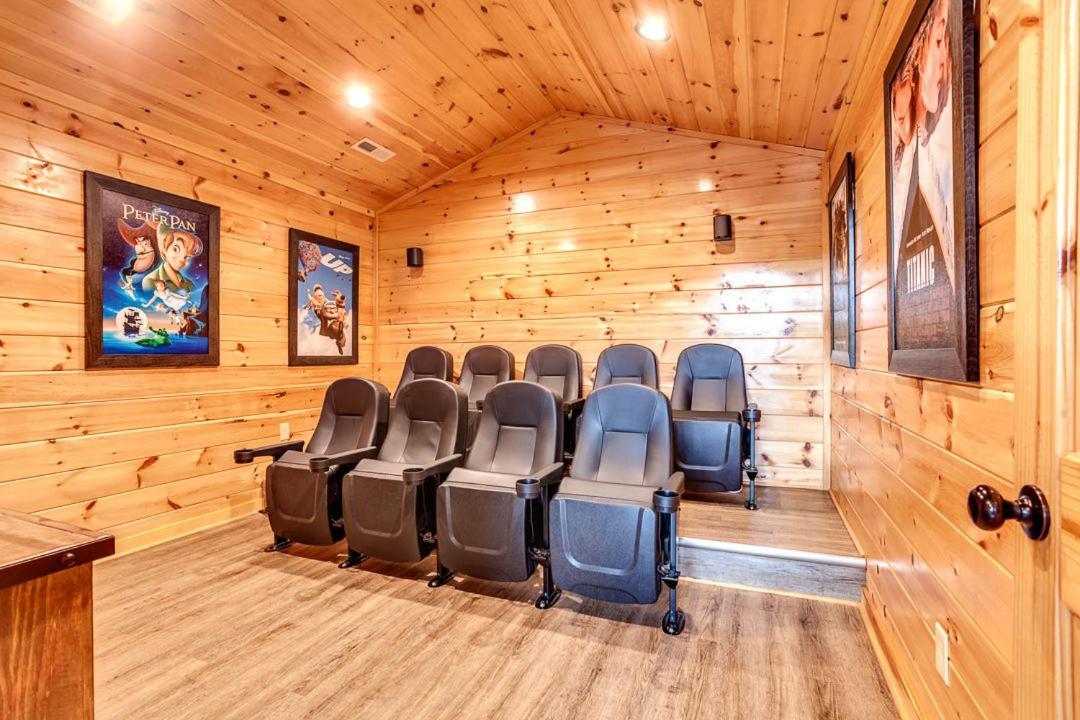 Gatlinburg Cabin With Private Hot Tub By Staycating Bagian luar foto