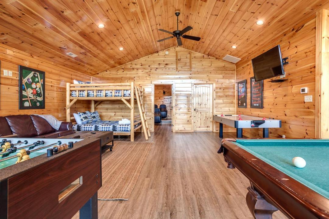 Gatlinburg Cabin With Private Hot Tub By Staycating Bagian luar foto