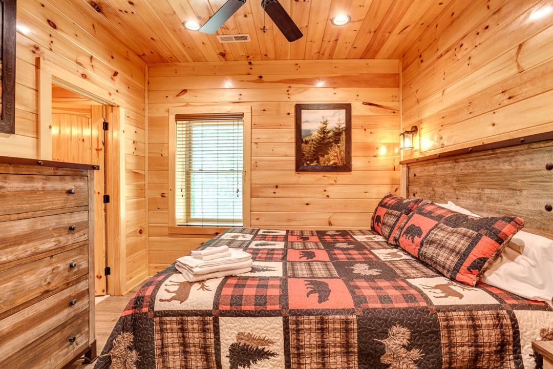 Gatlinburg Cabin With Private Hot Tub By Staycating Bagian luar foto