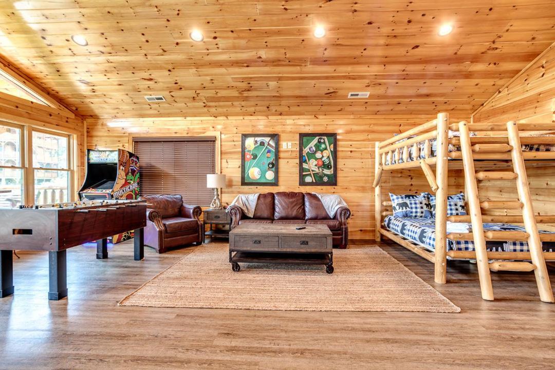 Gatlinburg Cabin With Private Hot Tub By Staycating Bagian luar foto