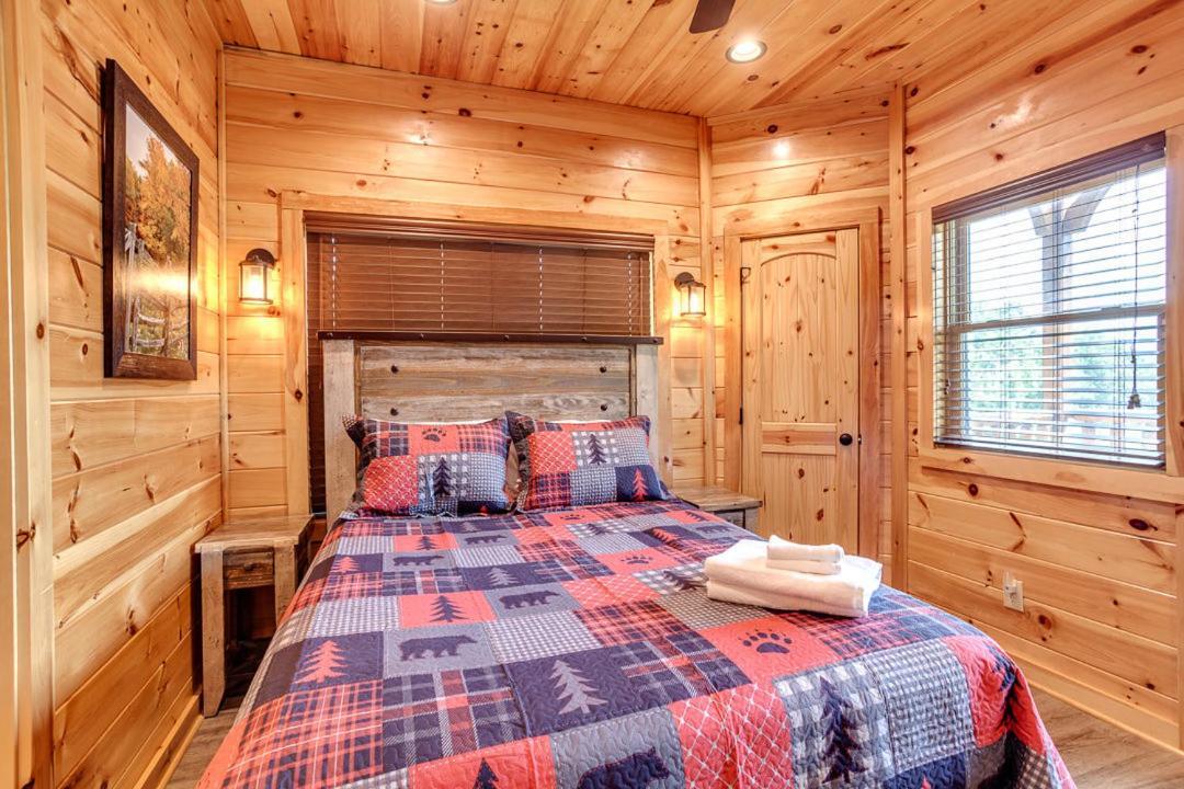 Gatlinburg Cabin With Private Hot Tub By Staycating Bagian luar foto