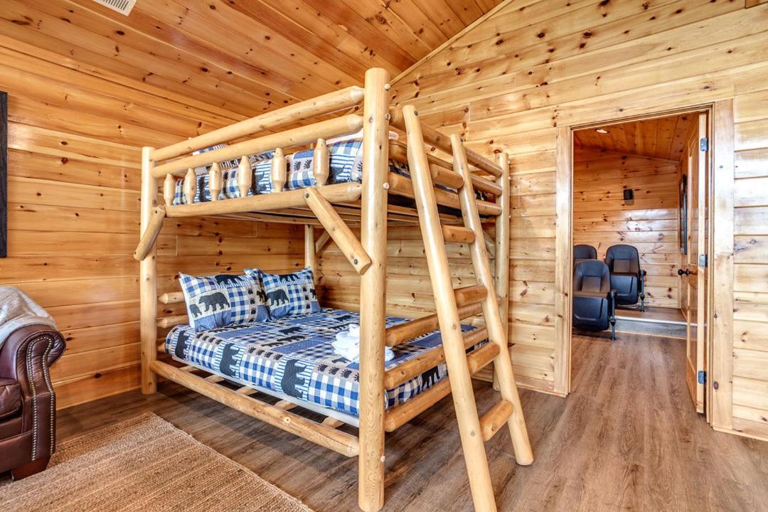 Gatlinburg Cabin With Private Hot Tub By Staycating Bagian luar foto